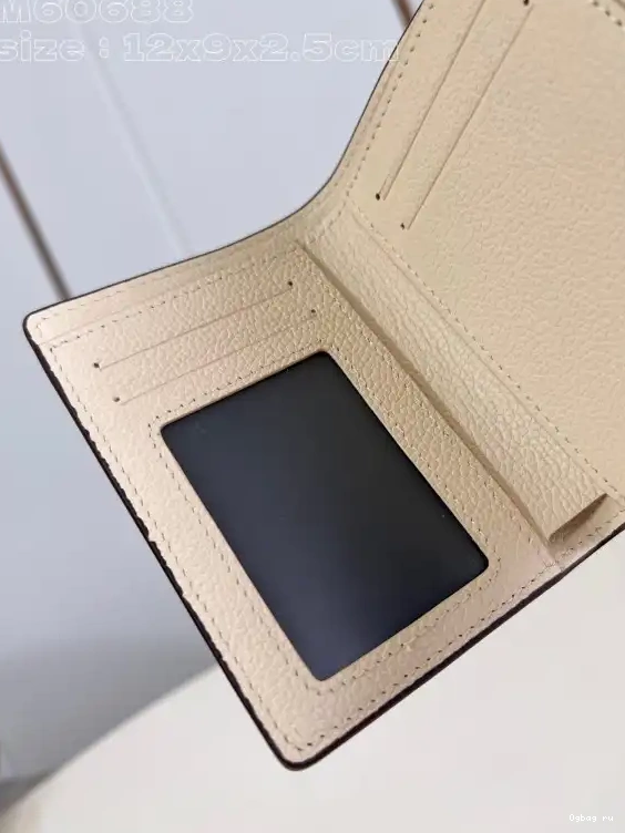 cm VICTORINE LOUIS WALLET-12*9.5*2.5 VUITTON 0413